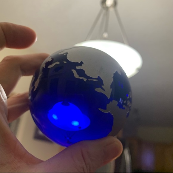 Blue sphere of the World 🌏 - Picture 10 of 11
